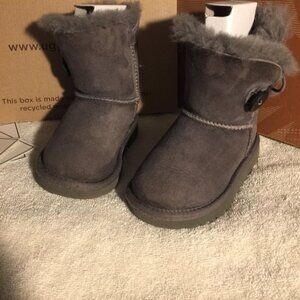 UGG Bailey button grey boots